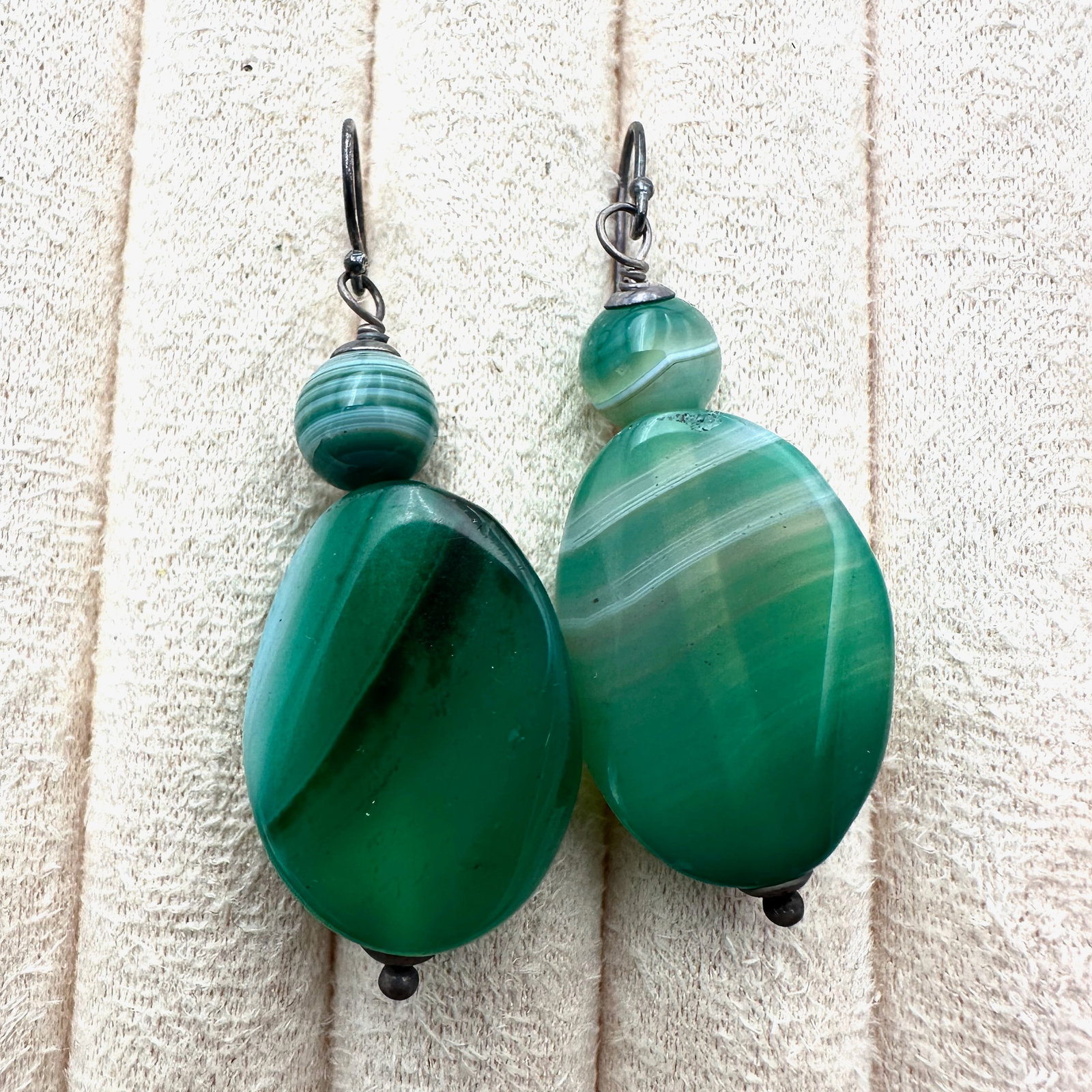 Jay King Desert Rose Trading Green Gemstone Sterling Silver Pierced Earrings 2 Inch (1 of 2)