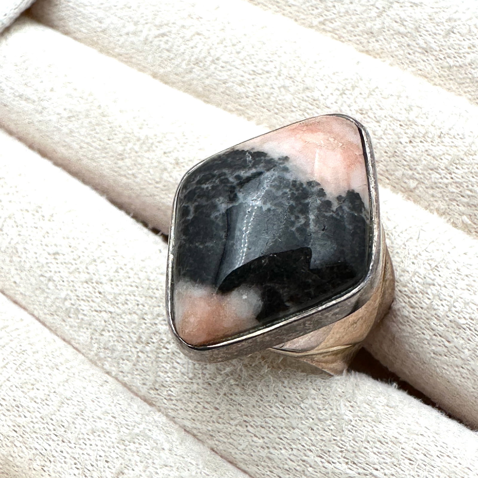 Jay King Desert Rose Trading Pink Brown Gemstone Sterling Silver Ring Size 7 Weight 18 Grams: Jay King Desert Rose Trading Pink Brown Gemstone Sterling Silver Ring Size 7 Weight 18 Grams