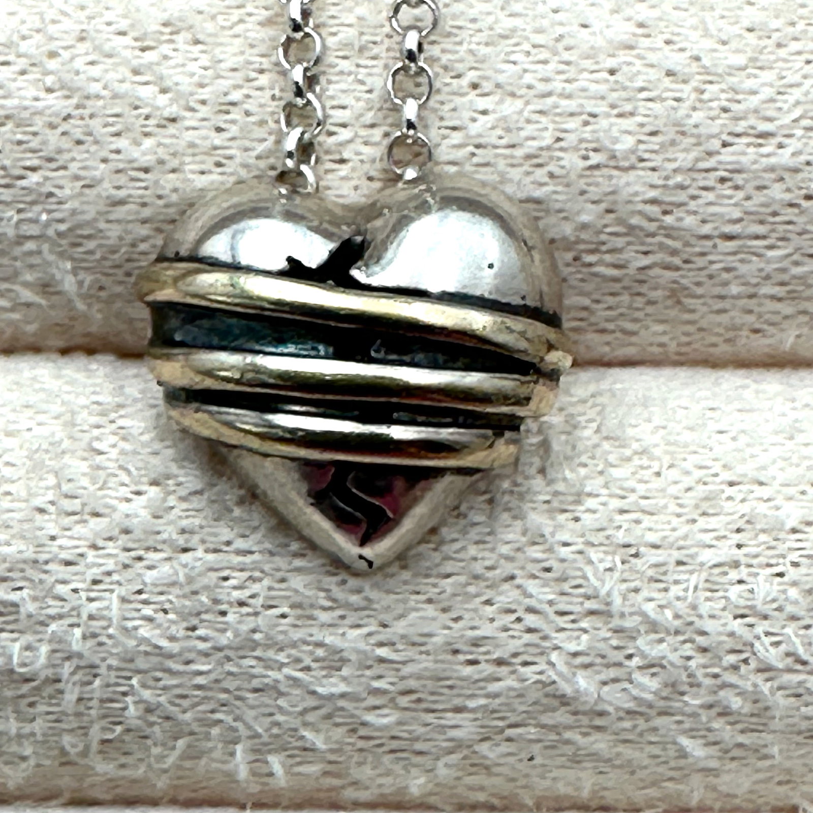 Sterling Silver Heart Pendant With Gold Accents 18 Inch Chain Necklace: Sterling Silver Heart Pendant With Gold Accents 18 Inch Chain Necklace