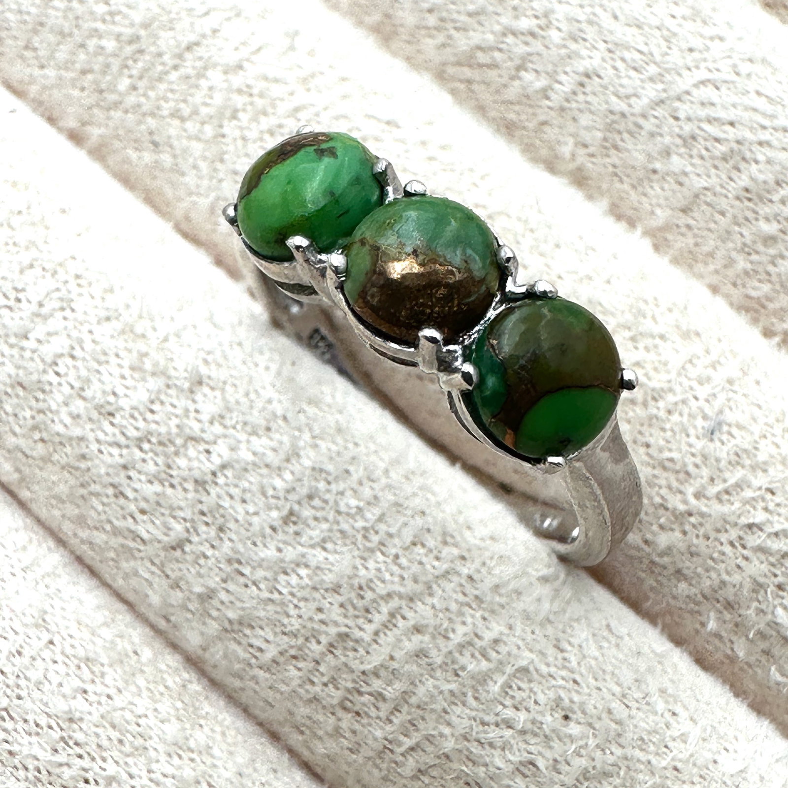 Green Turquoise Sterling Silver Ring Size 9 (1 of 2)
