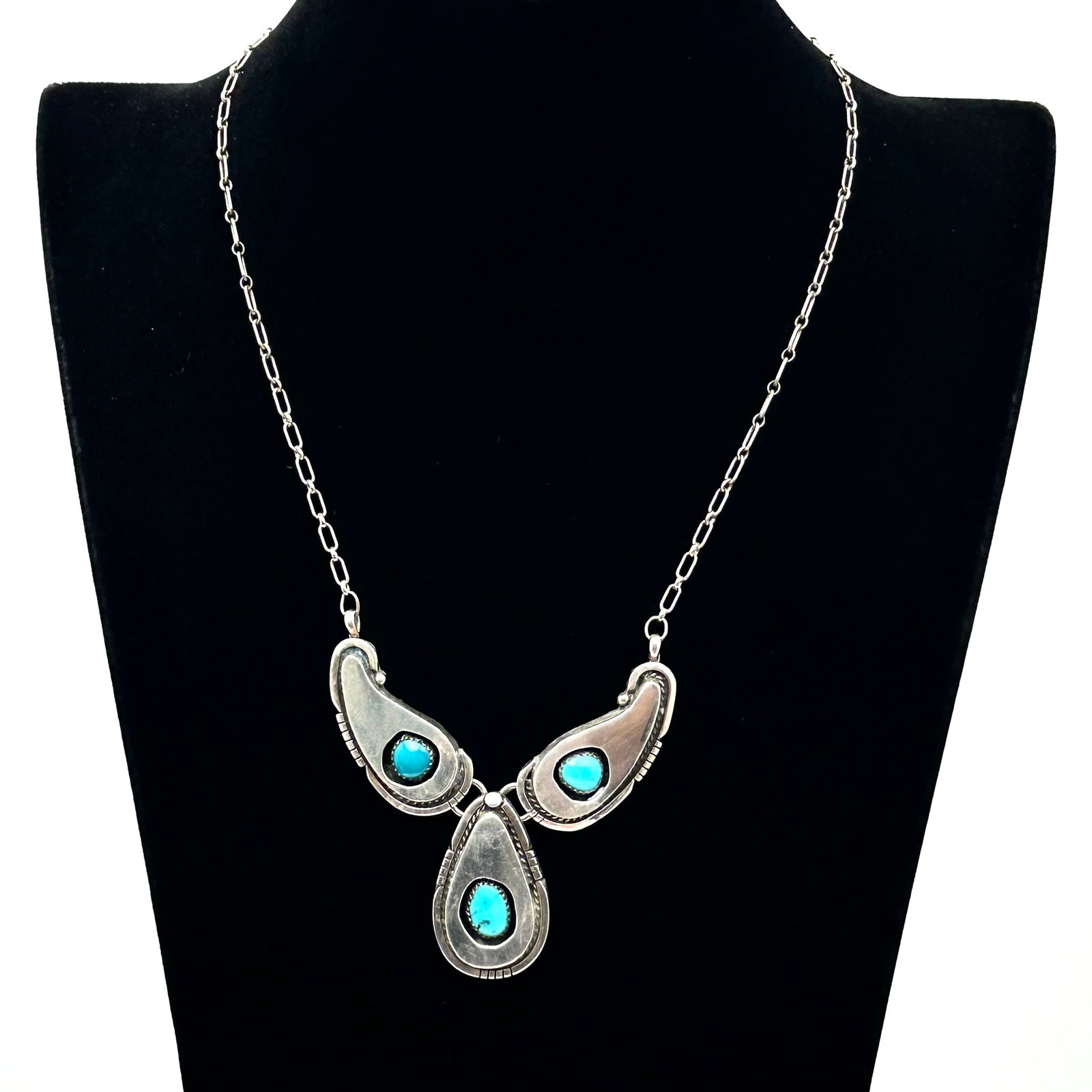 Vintage Native American Unsigned Yazzie Turquoise Sterling Silver Necklace 18 Inch Weight 28 Grams: Vintage Native American Unsigned Yazzie Turquoise Sterling Silver Necklace 18 Inch Weight 28 Grams