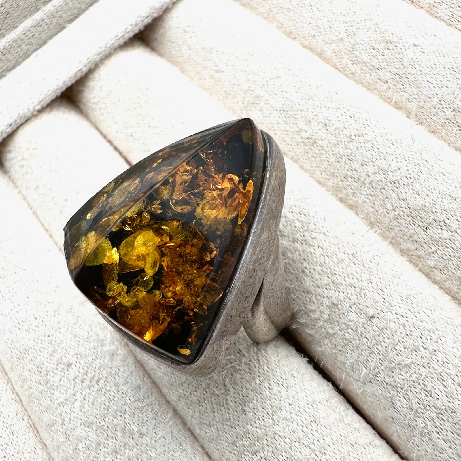 Vintage Mid Century Poland Natural Amber Sterling Silver Ring Size 7.5: Vintage Mid Century Poland Natural Amber Sterling Silver Ring Size 7.6
