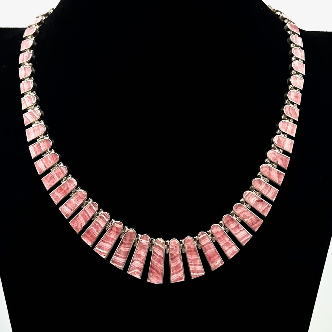 Beautiful Vintage Mexico Inlay Pink Rhodochrosite Gemstone Sterling Silver 16 Inch Collar Necklace: Beautiful Vintage Mexico Inlay Pink Rhodochrosite Gemstone Sterling Silver 16 Inch Collar Necklace Weight 68 Grams