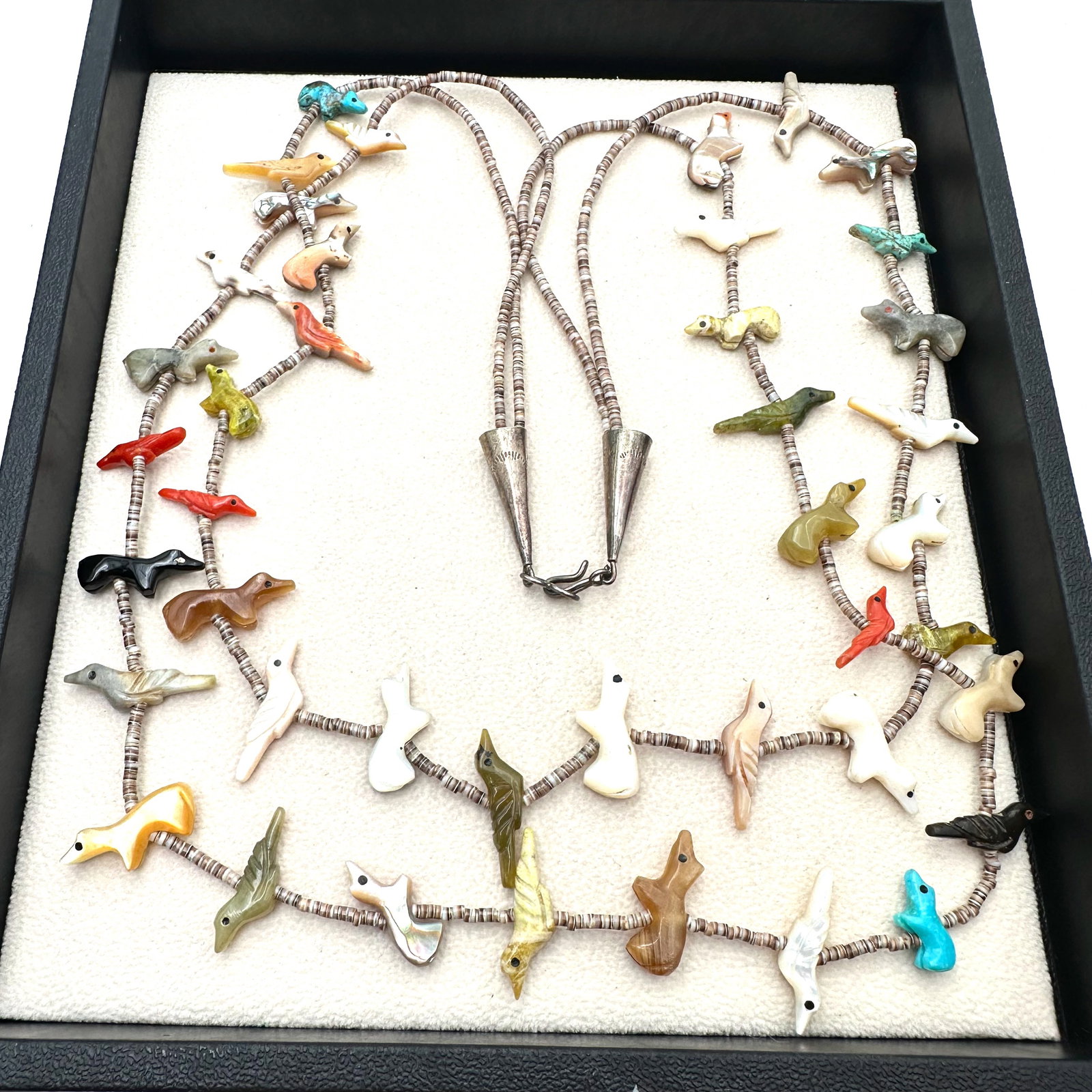 Vintage Native American Multi Gemstone Carved Fetish Animal Sterling Silver Necklace 26 Inch Length: Vintage Native American Multi Gemstone Carved Fetish Animal Sterling Silver Necklace 26 Inch Length