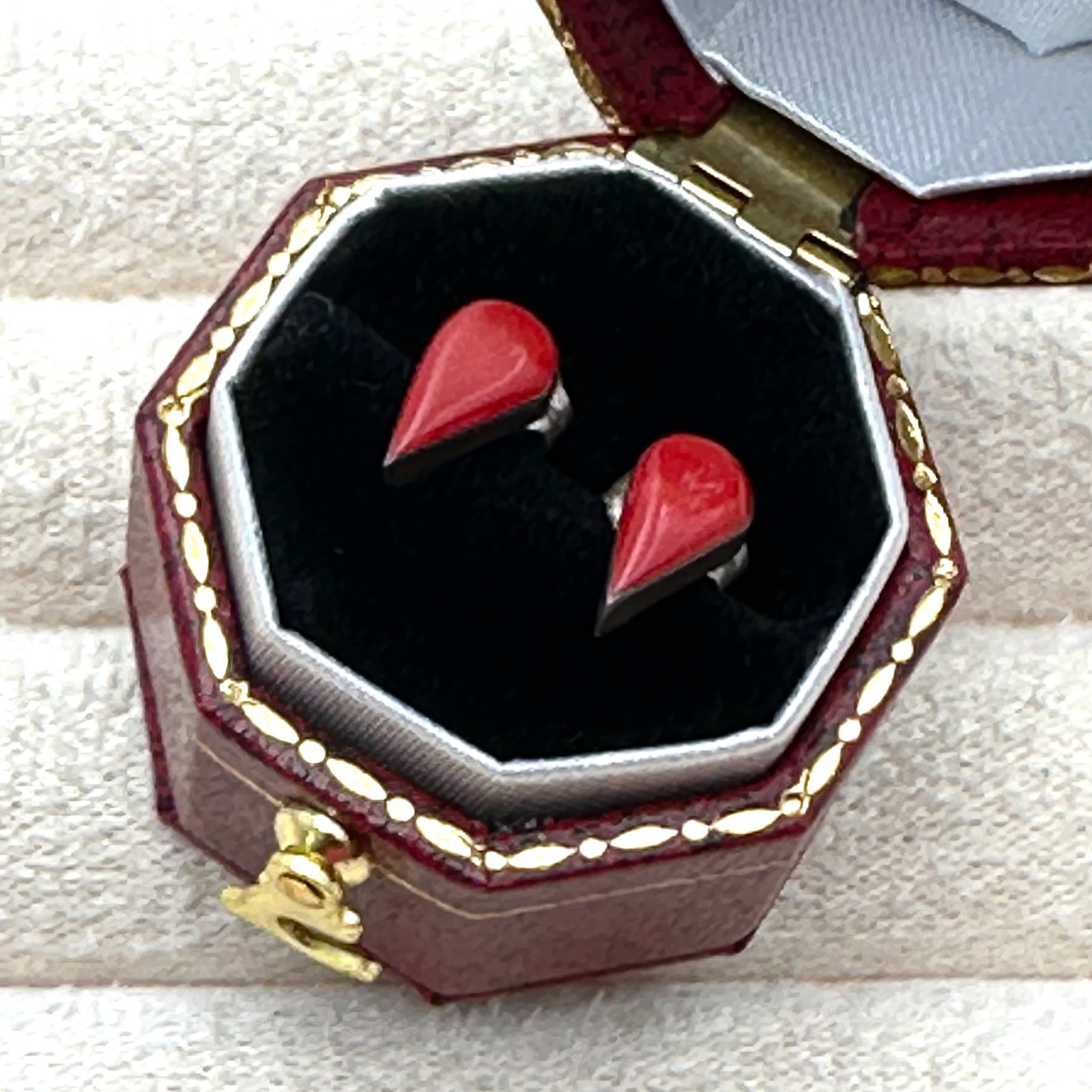 Vintage American Southwest Red Coral Sterling Silver Pierced Stud Earrings Box Included (1 of 2)