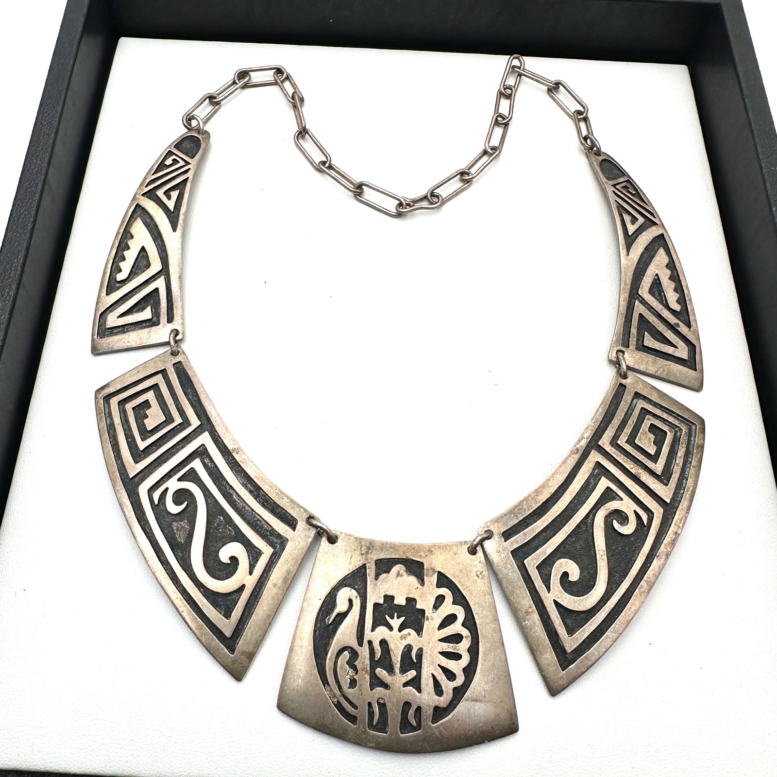 Vintage Mexico Aztec Design Sterling Silver Necklace Weight 88 Grams 17 Inch Wearable Length: Vintage Mexico Aztec Design Sterling Silver Necklace Weight 88 Grams 17 Inch Wearable Length