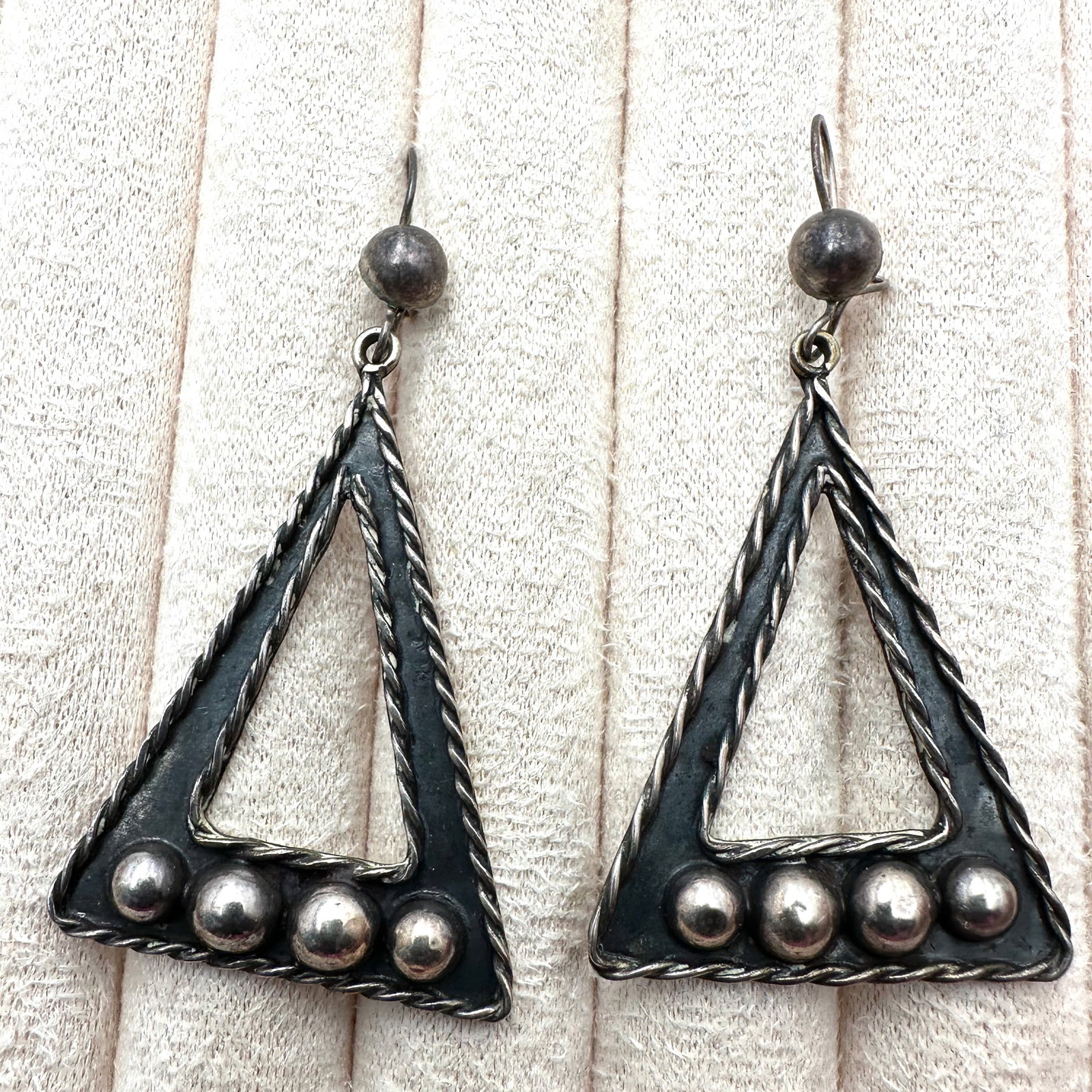 Vintage Older Sterling Silver Wire Pierced Chandelier Earrings 2.5 Inch Length: Vintage Older Sterling Silver Wire Pierced Chandelier Earrings 2.5 Inch Length