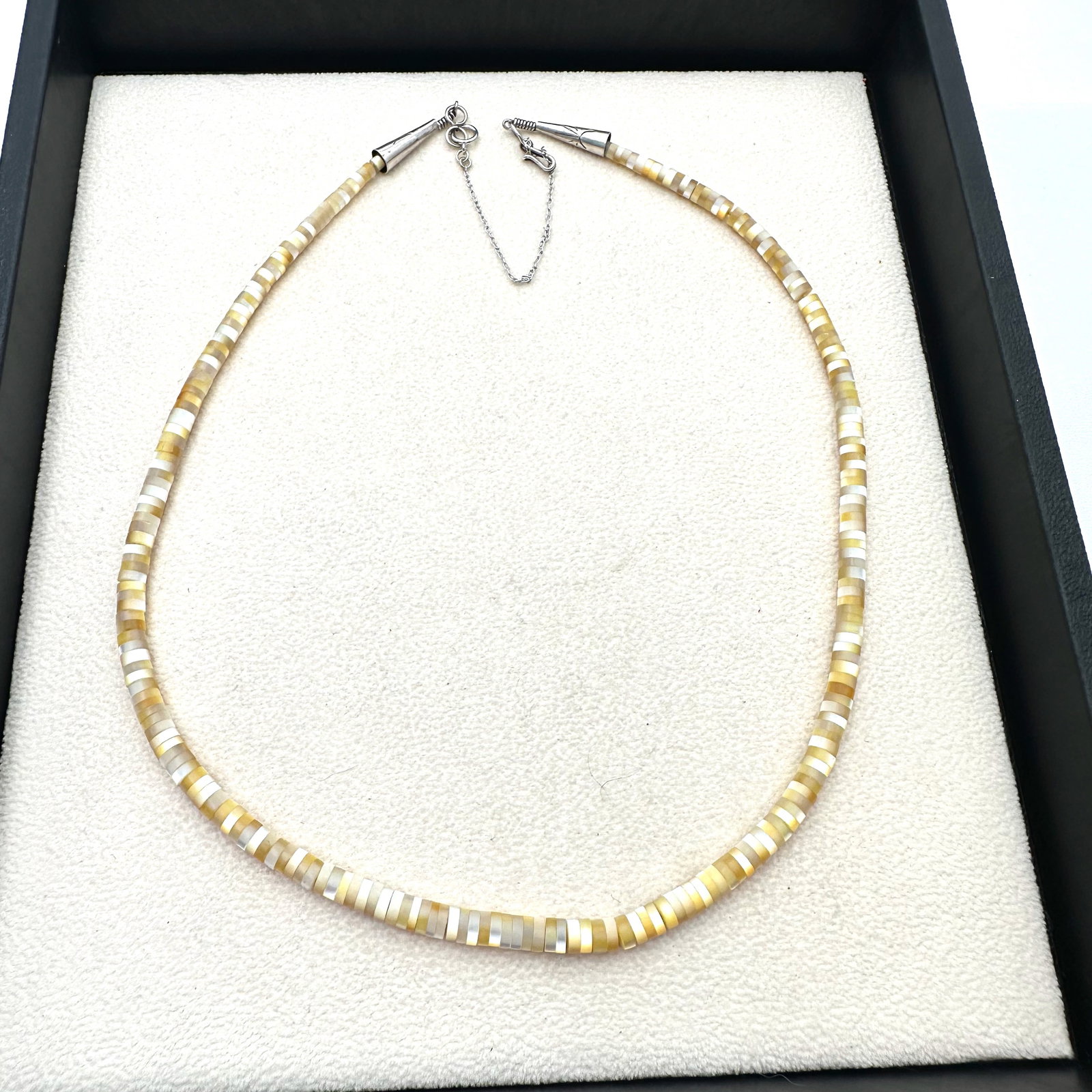 Vintage Native American Yellow White Mother of Pearl Sterling Silver Necklace 20 Inch Length: Vintage Native American Yellow White Mother of Pearl Sterling Silver Necklace 20 Inch Length