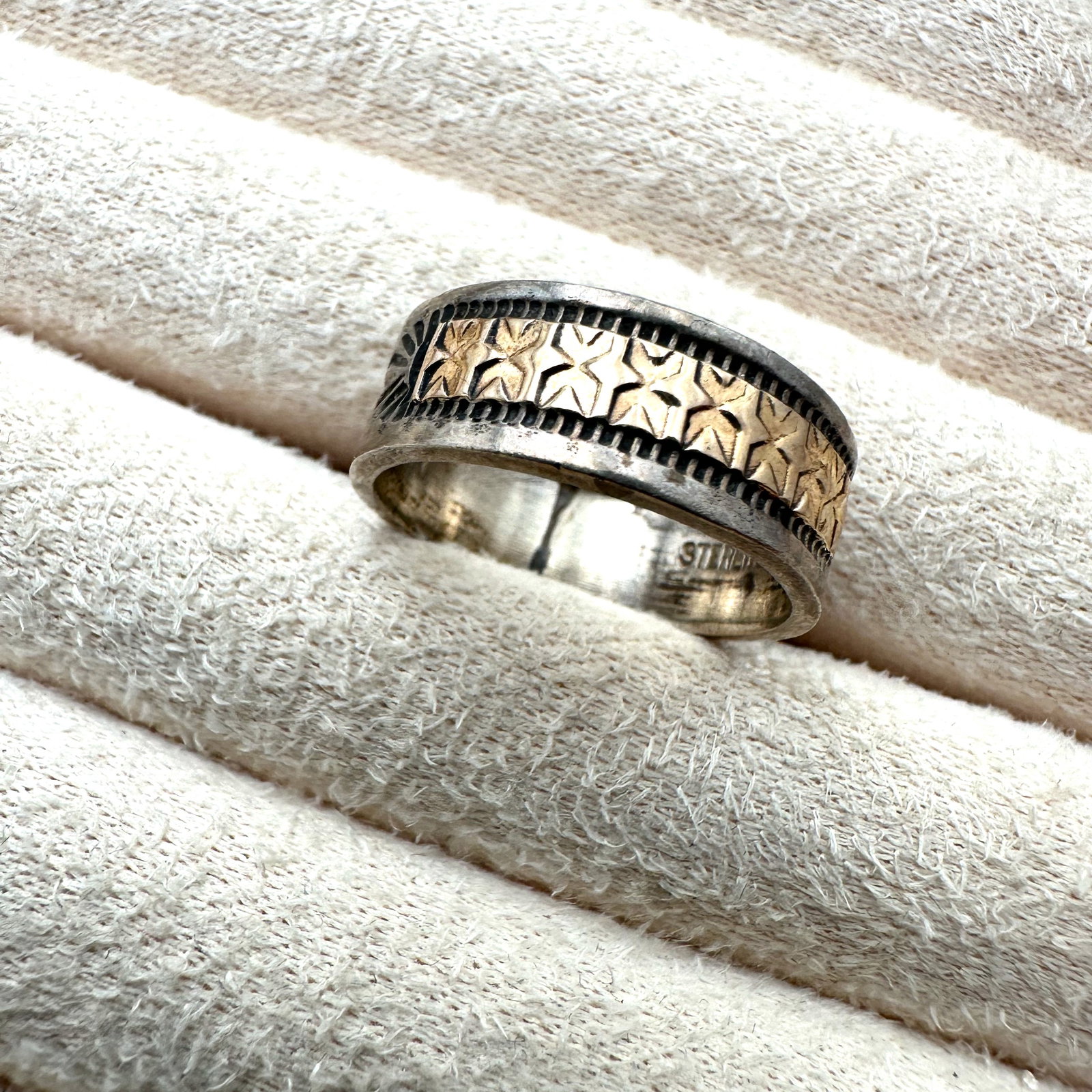 14K Gold and Sterling Silver Band Ring Hallmarked M Size 7.5: 14K Gold and Sterling Silver Band Ring Hallmarked M Size 7.6