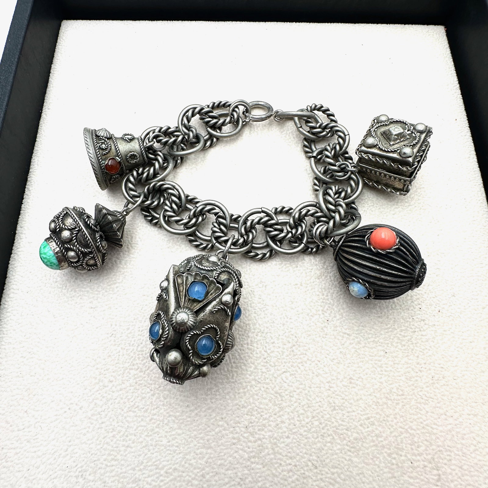 Antique Vintage Etruscan 800 Silver Chunky Fob Bracelet With Czech Glass Cabochons 8 Inch Length: Antique Vintage Etruscan 800 Silver Chunky Fob Bracelet With Czech Glass Cabochons 8 Inch Length Weight 87 Grams