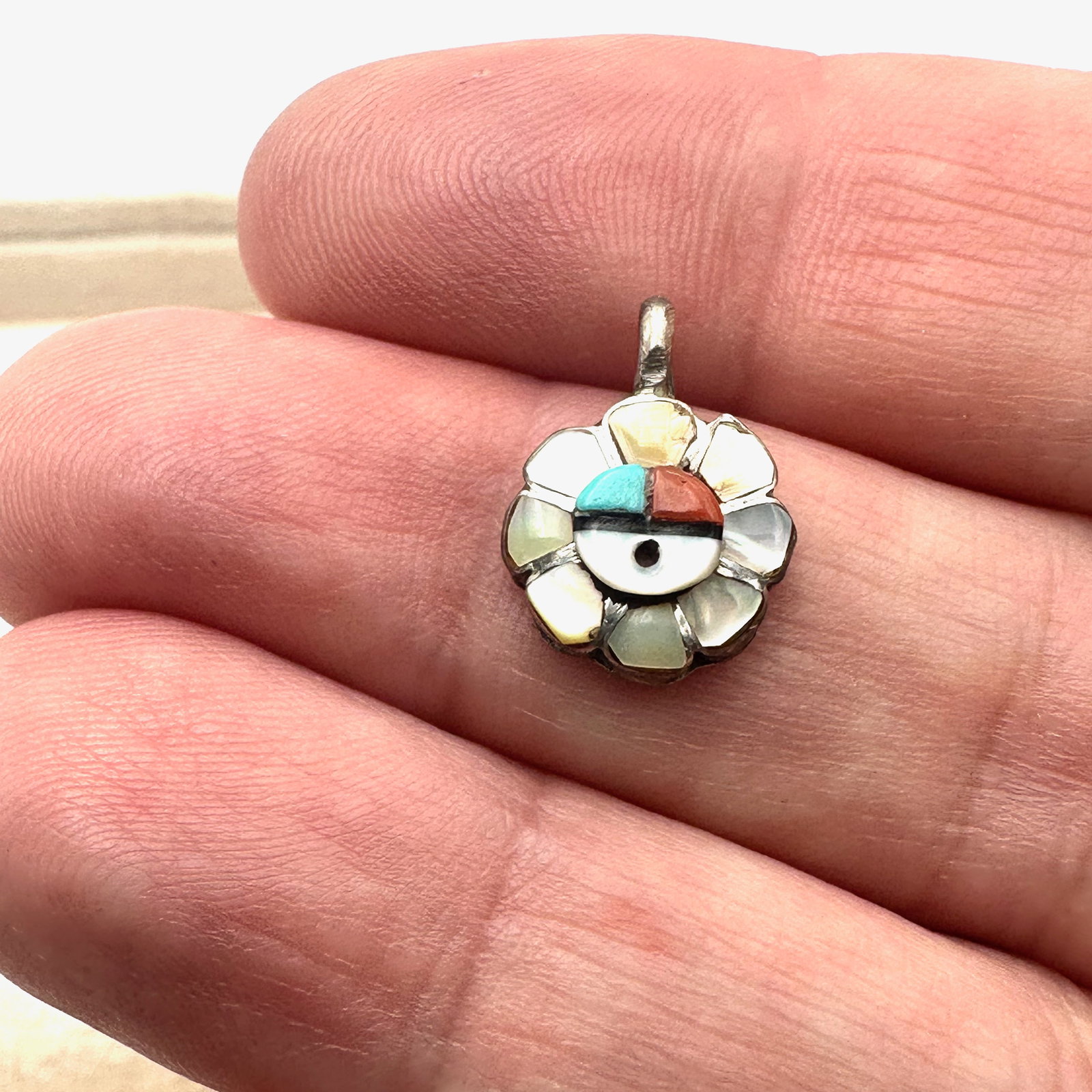 Vintage Native American Inlay Gemstone Sunface Sterling Silver Pendant 1/2 Inch (1 of 2)