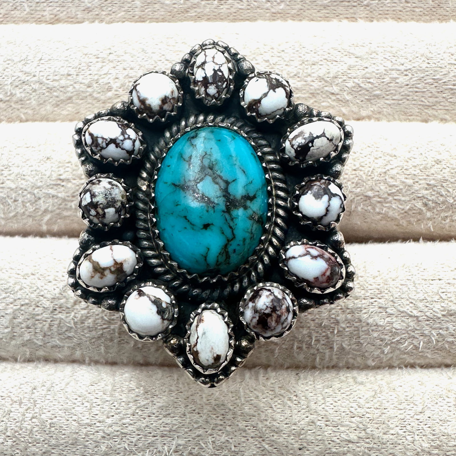 Vintage Native American Blue Turquoise And White Buffalo Sterling Silver Ring Adjustable Size Weight: Vintage Native American Blue Turquoise And White Buffalo Sterling Silver Ring Adjustable Size Weight 20 Grams