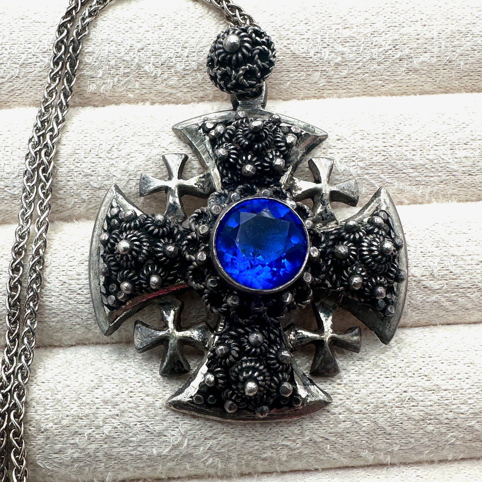 Vintage Jerusalem 980 Silver Maltese Cross Blue Glass Stone Pendant Necklace 16 Inch Chain: Vintage Jerusalem 980 Silver Maltese Cross Blue Glass Stone Pendant Necklace 16 Inch Chain