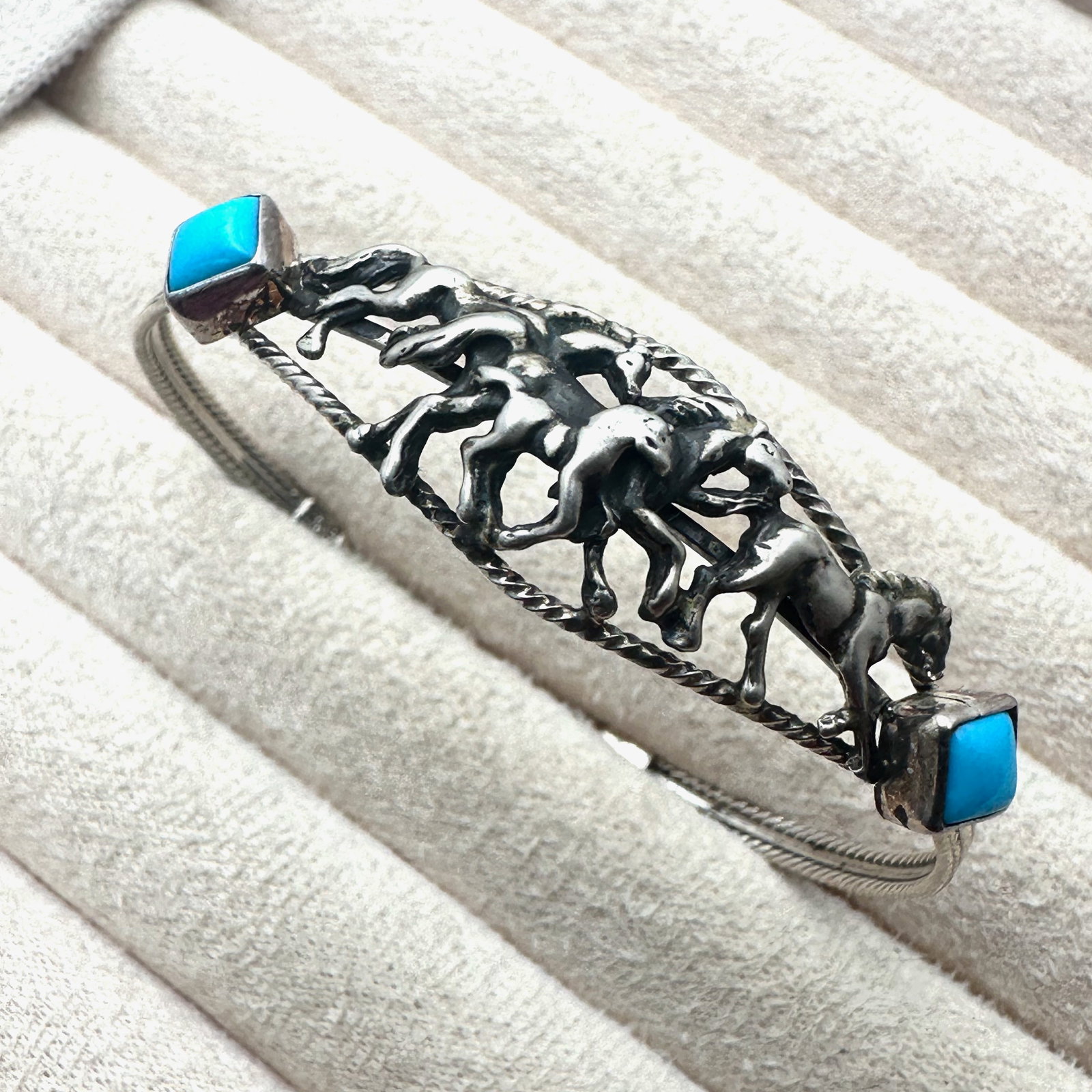 American Southwest Running Bear Turquoise Sterling Silver Horse Design Bracelet Adjustable Size: American Southwest Running Bear Turquoise Sterling Silver Horse Design Bracelet Adjustable Size
