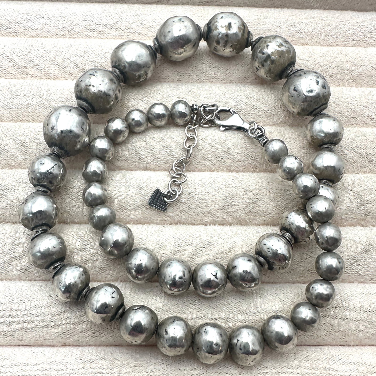 Silpada Sterling Silver Bead Necklace 16 to 18 Inch Weight 32 Grams: Silpada Sterling Silver Bead Necklace 16 to 18 Inch Weight 32 Grams