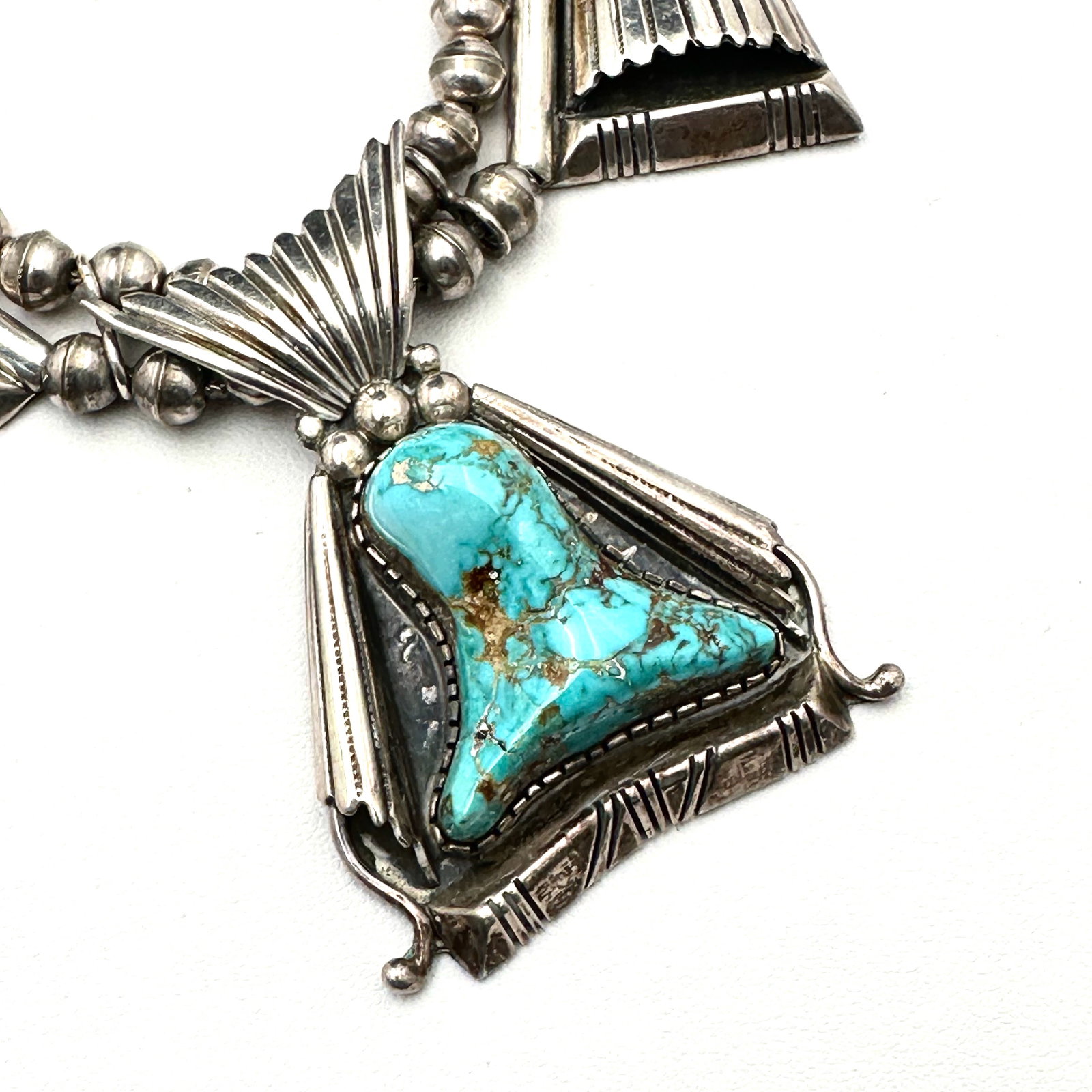 Vintage Native American Turquoise Sterling Silver Bench Bead Necklace Weight 70 Grams 17 Inch: Vintage Native American Turquoise Sterling Silver Bench Bead Necklace Weight 70 Grams 17 Inch Wearable Length
