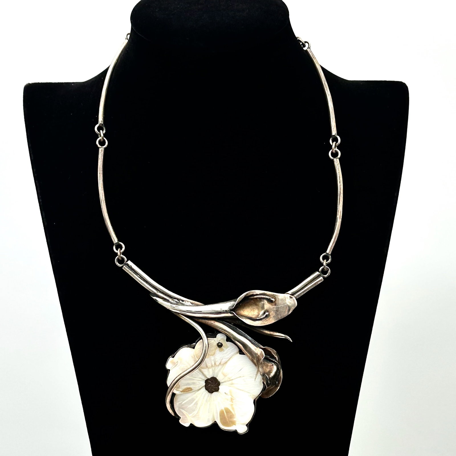 Vintage Artisan Mid Century Carved Pearl Flower Pendant Necklace Sterling Silver 66 Grams 18 Inch: Vintage Artisan Mid Century Carved Pearl Flower Pendant Necklace Sterling Silver 66 Grams 18 Inch wearable length