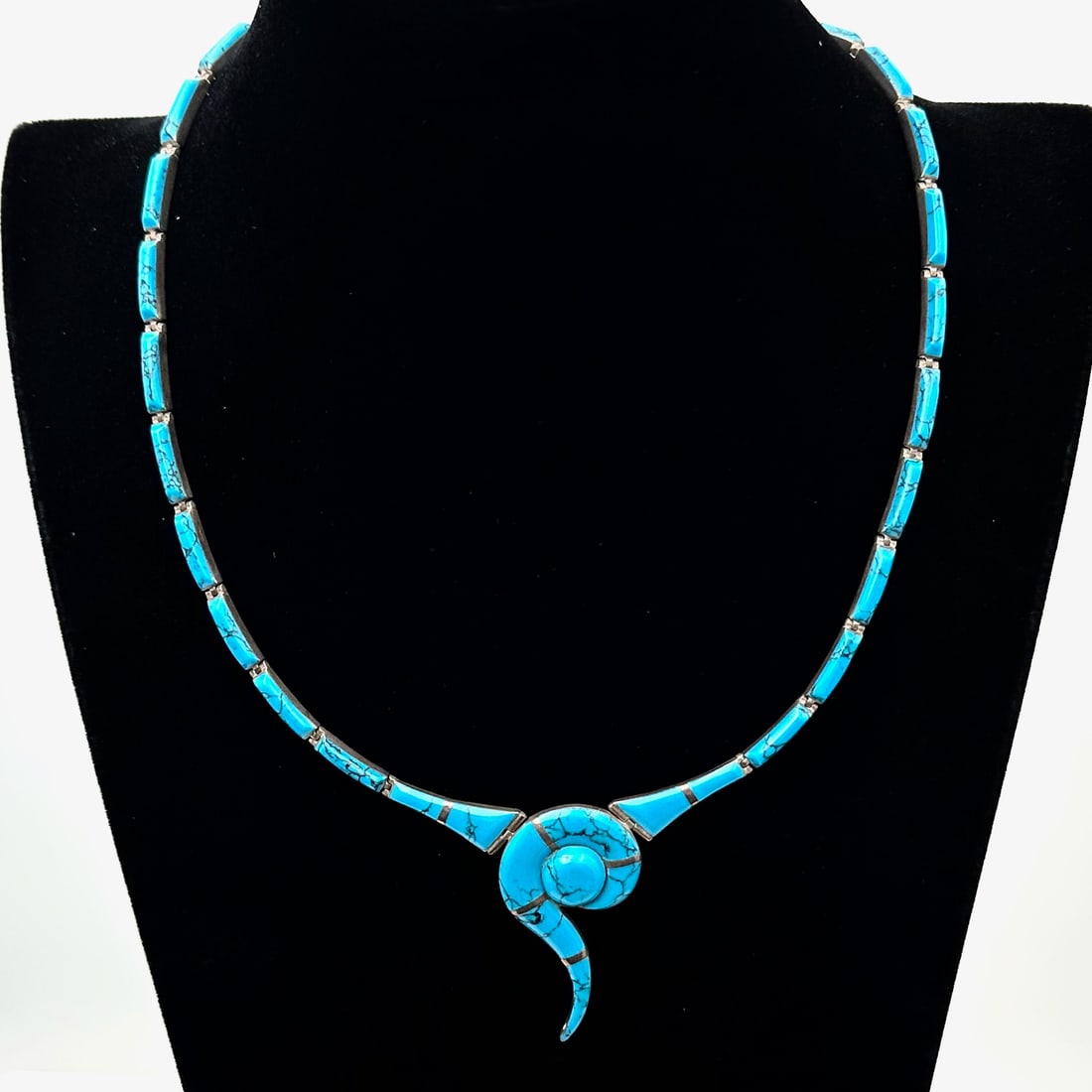 Vintage Daniella Taxco Mexico 950 Silver Turquoise Necklace 25 Grams 18 Inch Length: Vintage Daniella Taxco Mexico 950 Silver Turquoise Necklace 25 Grams 18 Inch Length
