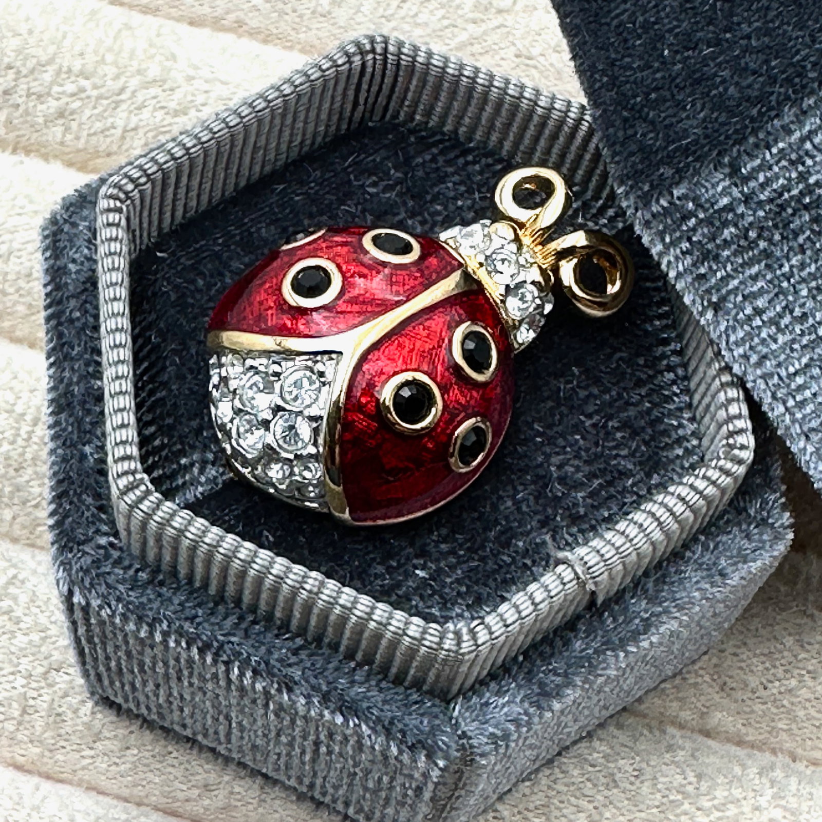 Swarovski Swan Hallmark Crystal Red Enamel Lady Bug Brooch Pin Box Included (1 of 2)