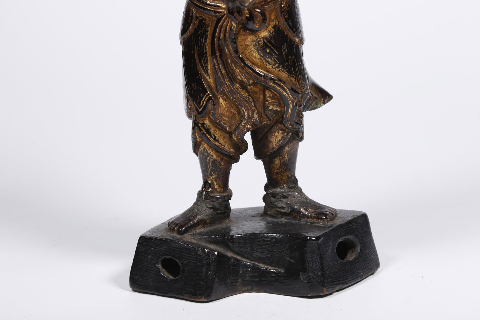 A BRONZE HUMAN FIGURE STATUE - 9