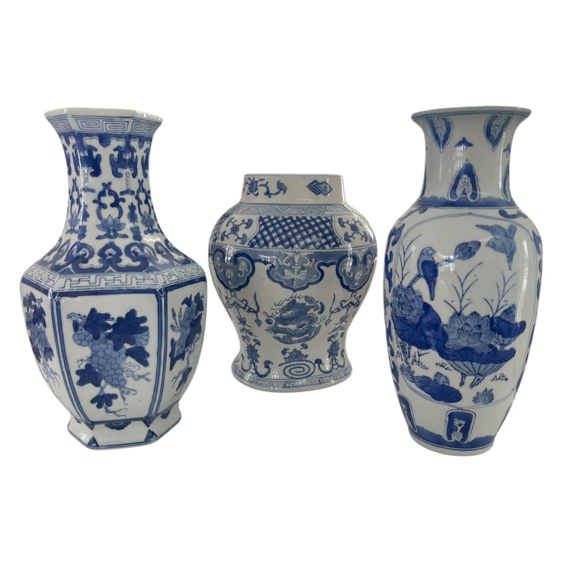 NO RESERVE-Set of 3 Vintage Blue and White Vases, Birds and Florals Motifs (1 of 20)