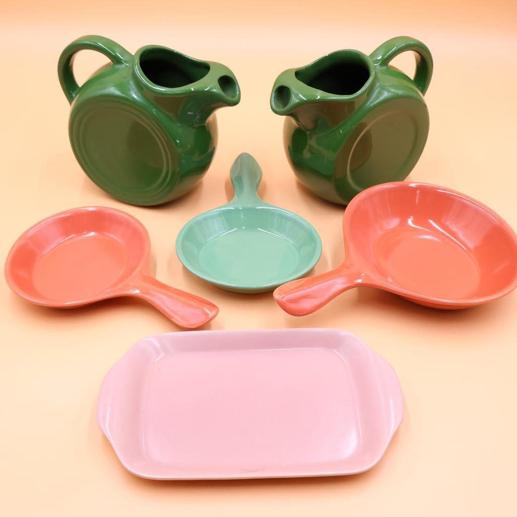 Inglewood, CA, Bauer Pottery and Syracuse Kitchenware: Two green pitchers, pastel colored chili bowls and a Bauer platter. Please see all photos for condition.
