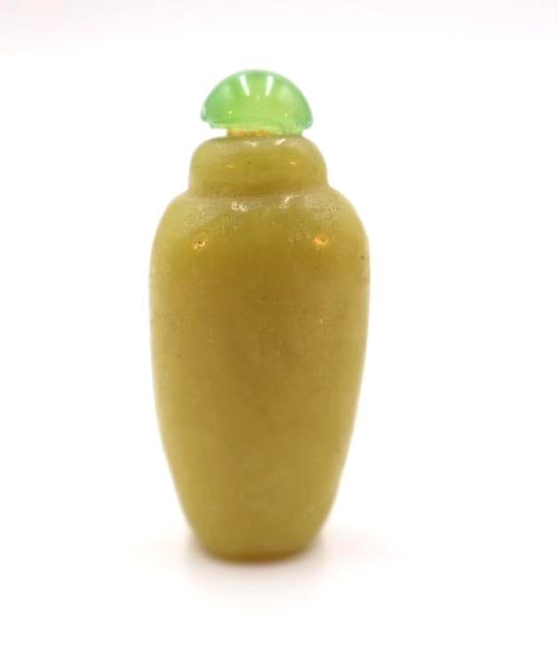 Small Green Jade Snuff Bottle (1 of 7)