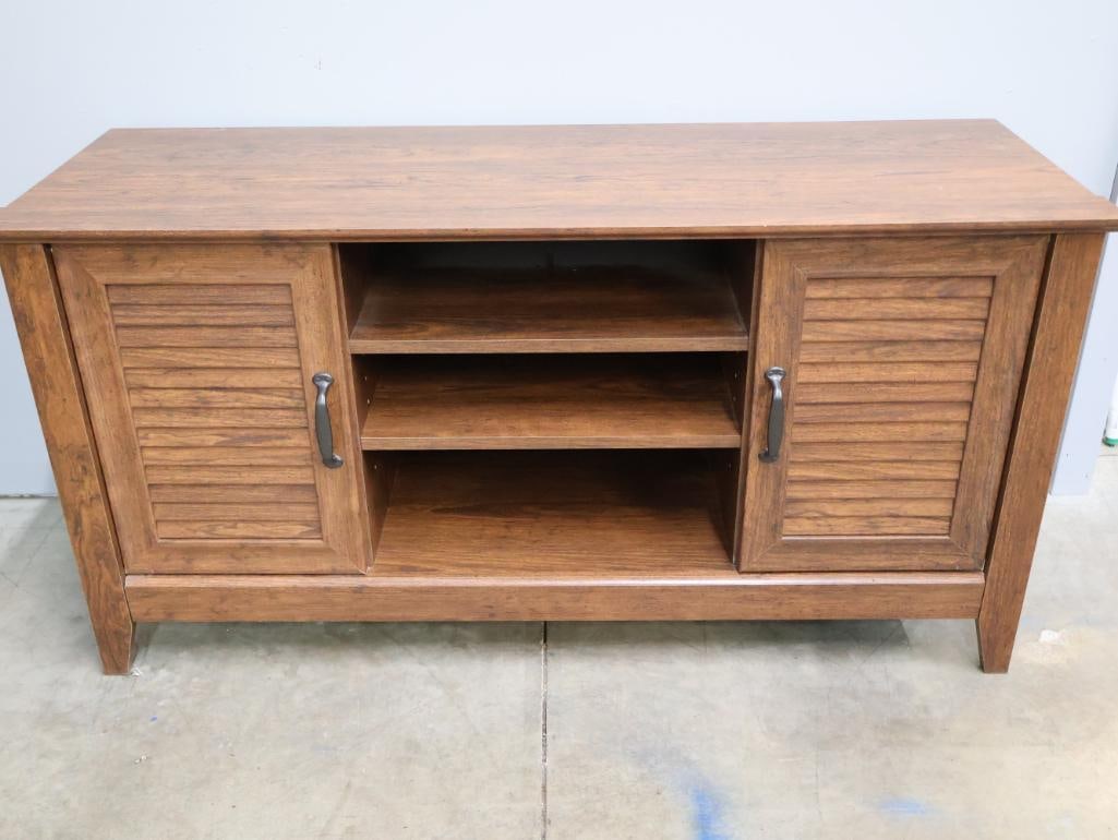 Modern Veneer TV Console Table: Modern Veneer TV Console Table