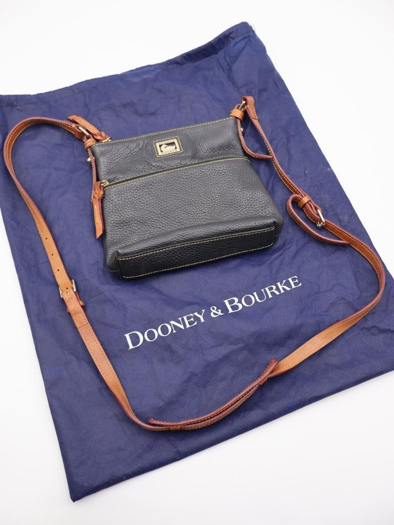 Black Leather Crossbody Dooney & Bourke Purse (1 of 17)
