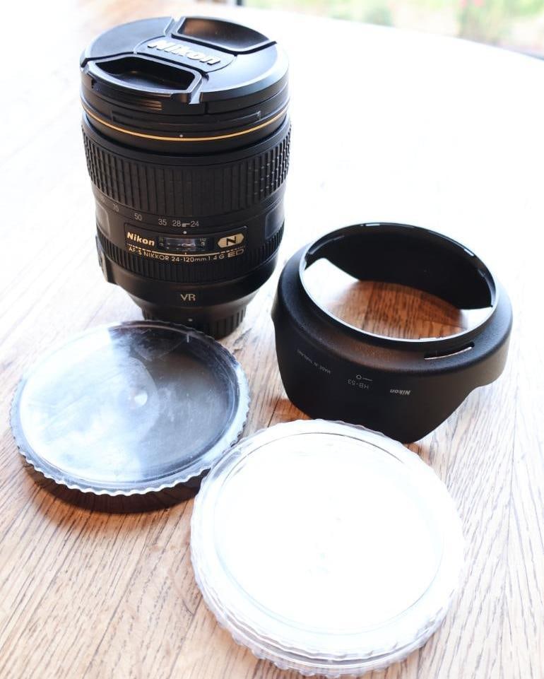 Nikon AF-S Nikkor 24-120mm Lens with Hood and Filters (1 of 11)