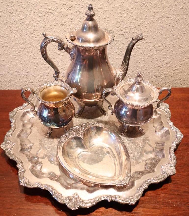 Vintage Silverplate Serving Set (1 of 14)