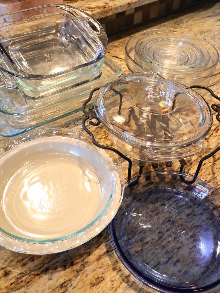 Good Cook Ceramic Pie Dish, Pyrex nesting bowls and bakeware: Anchor Ovenware pie plate, ceramic good cook pie dish and clear glass bakeware. One dish has a chip, please view photos.