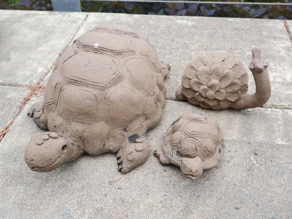 Margaret Hudson's Earth Art Turtles and a Snail: Three clay animals. Please view all photos for sizes and condition. Turtles have some feet problems and snail has been repaired and missing antenna