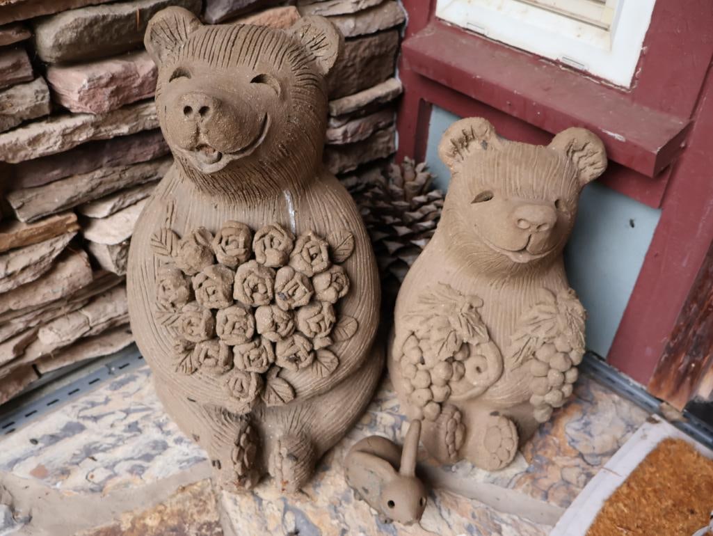 Margaret Hudson Decorative Ceramic Bears (1 of 7)