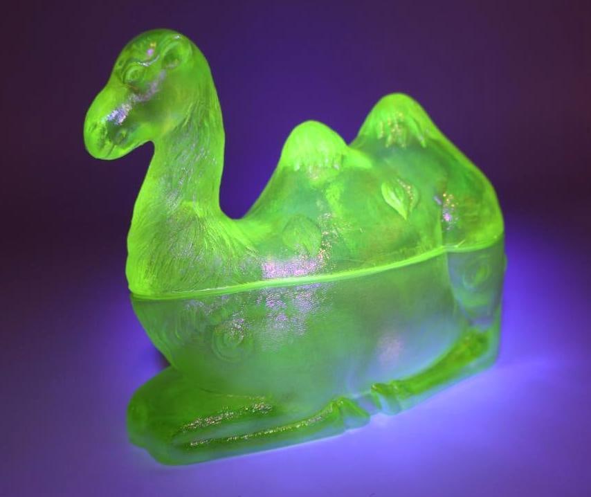 Vintage Westmoreland Uranium Glass Camel with Carnival Glass Finish Candy Dish (1 of 8)