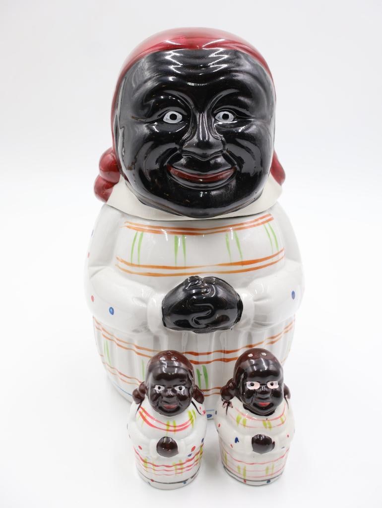 Vintage 'Mammy' Americana Cookie Jar and Salt and Pepper Shakers: No markings on bottom