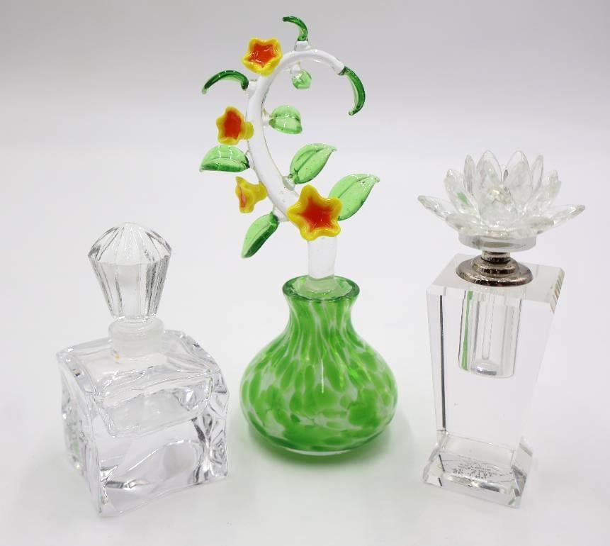 Three Perfume Bottles with Artisanal Floral and Crystal Pieces (1 of 12)