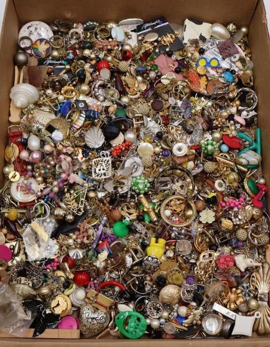 Large Lot of Costume Jewelry (1 of 5)