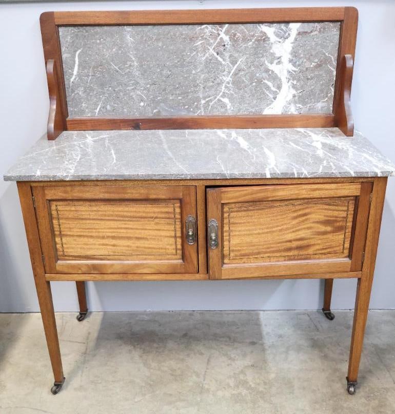 Antique Edwardian mahogany washstand with a marble top and backsplash: View all photos for details and sizing. By placing a bid, you acknowledge that you have examined the item to your satisfaction and accept it in its current condition.