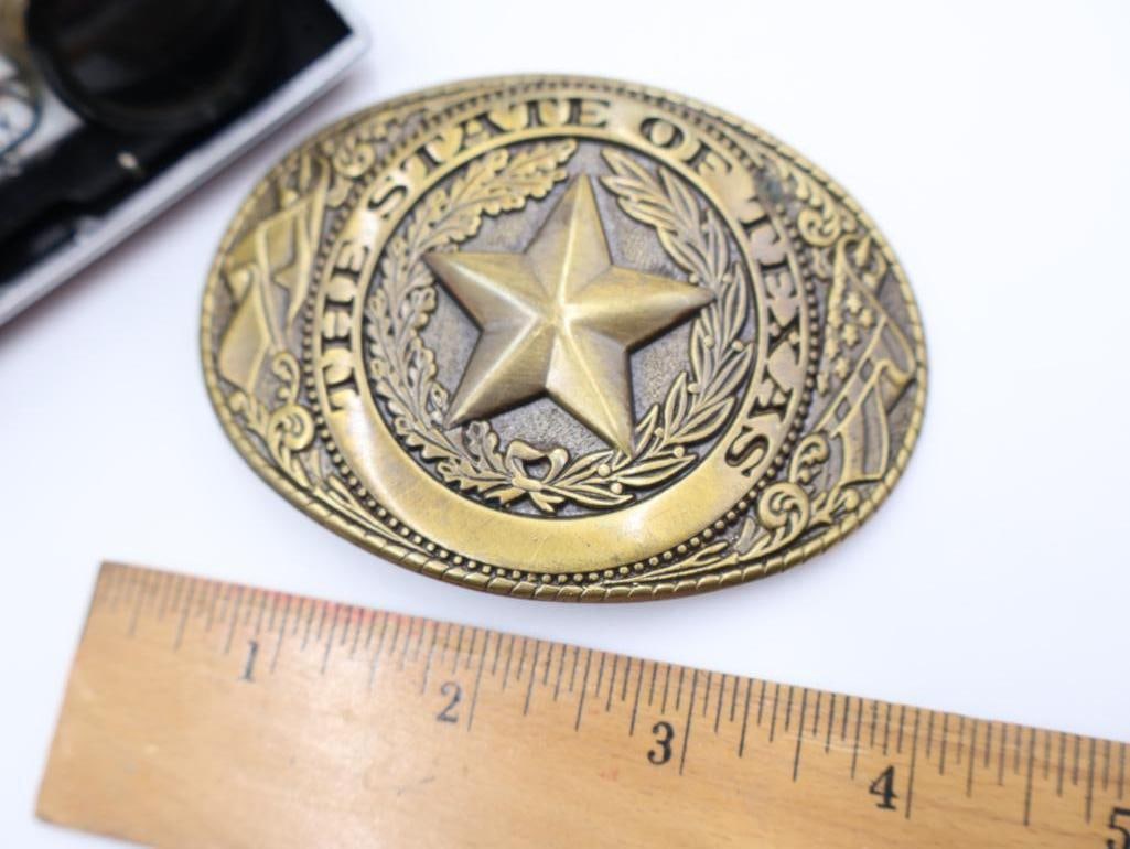 Folding opera glasses, Belt Buckle and Collectible Tokens - 6