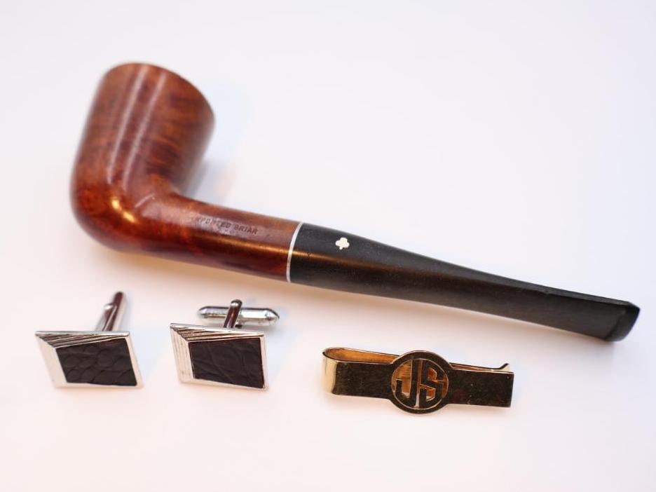 Vintage Kaywoodie Super Grain tobacco pipe, and tested 14k Tie Clip: Kaywoodie Standard Imported Briar pipe marked '08', and tested 14k gold tie clip