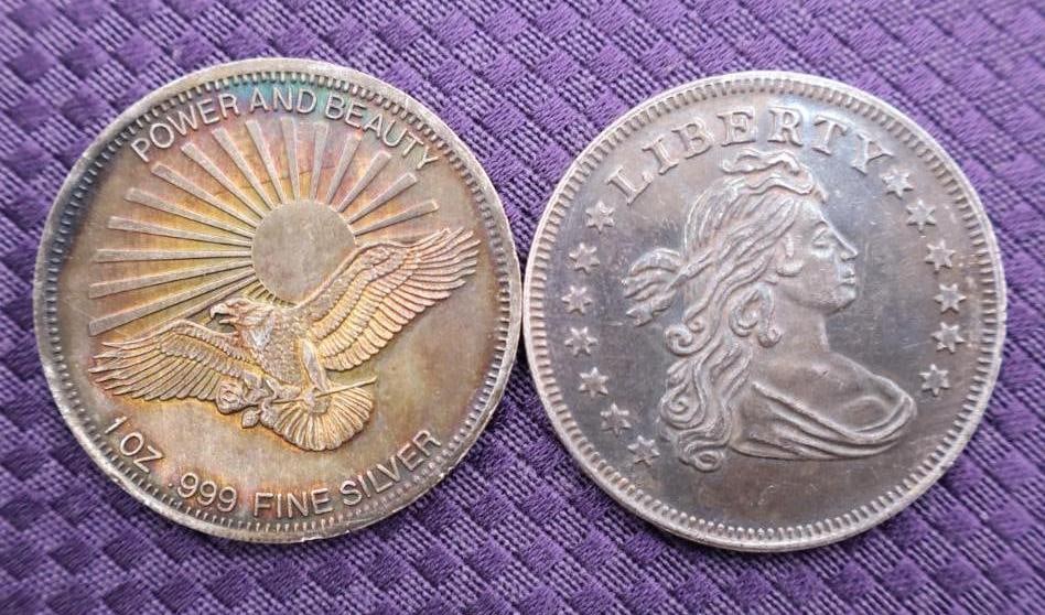 Two 1 oz .999 fine silver rounds (1 of 4)