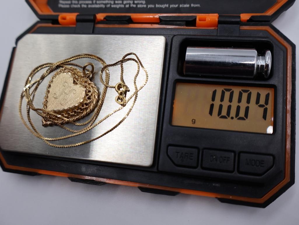 14k Vintage gold heart locket necklace with initial 'K' engraved on the front - 9