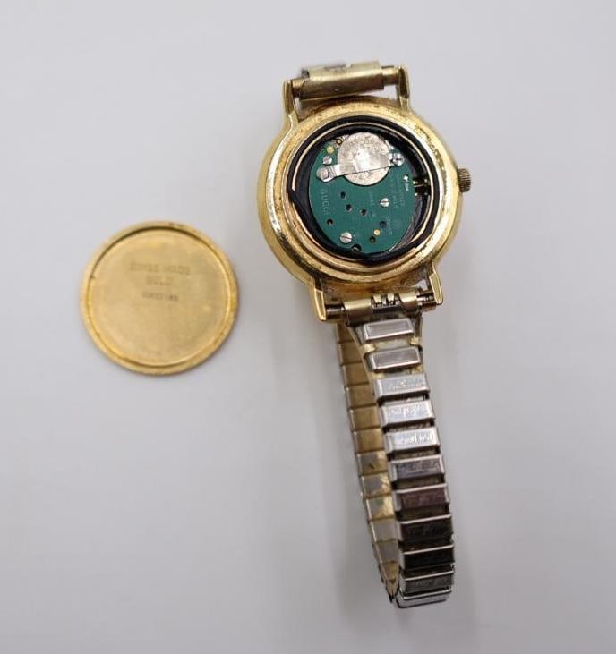 Vintage Gucci 3000M/L quartz watch - 13