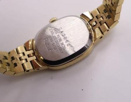Lot of vintage Seiko, Timex, Hyde Park, and HMT men's wristwatches for parts or repair. - 18