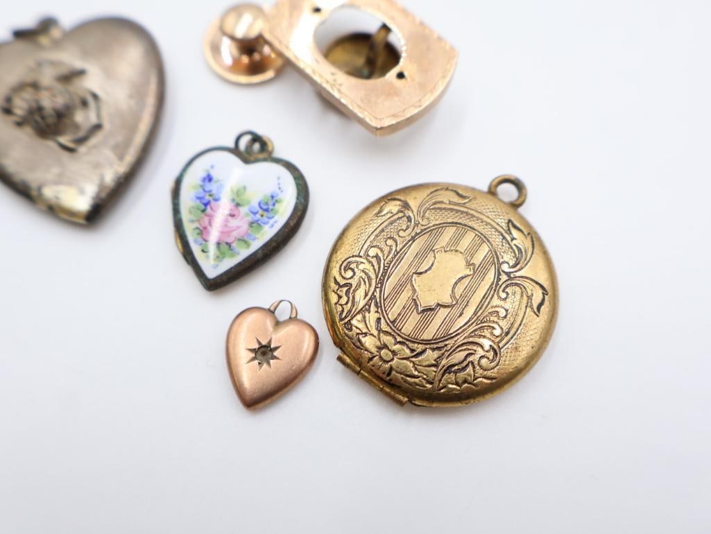 A collection of antique and vintage lockets and jewelry findings - 11