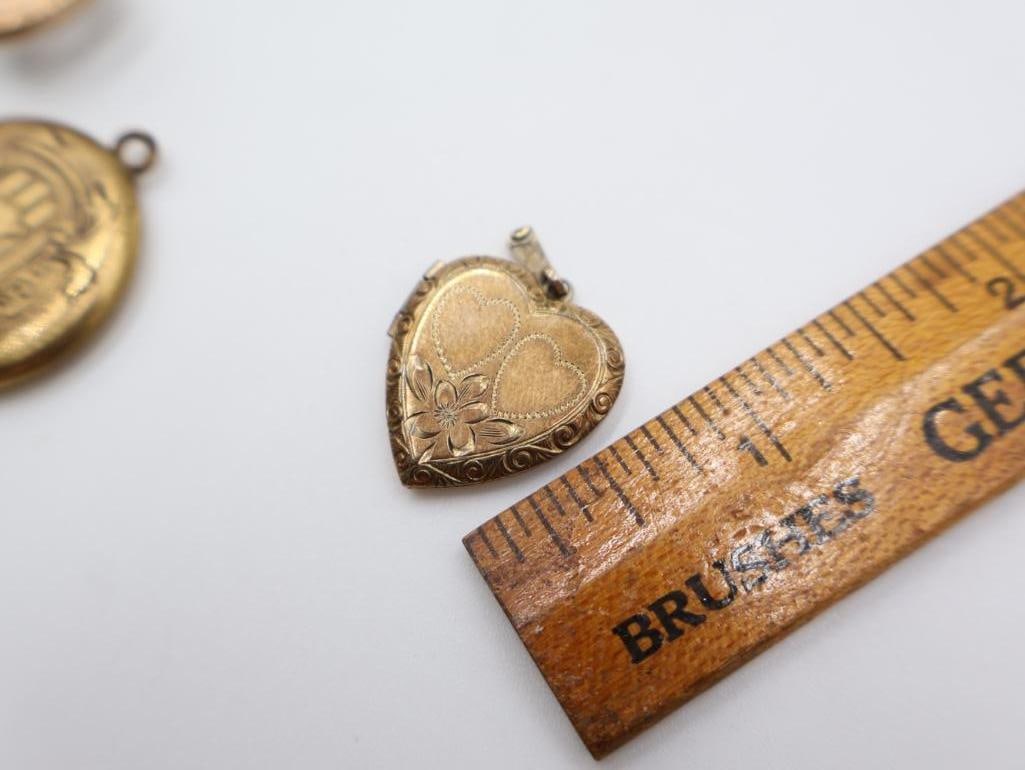 A collection of antique and vintage lockets and jewelry findings - 6