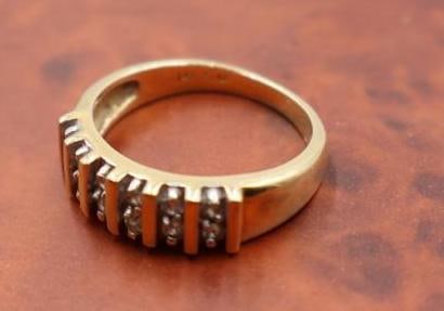 Vintage 14k Channel-set diamond ring - 5