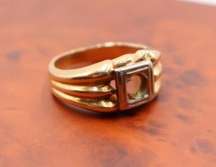 Vintage men's 14-karat yellow gold signet ring - 3