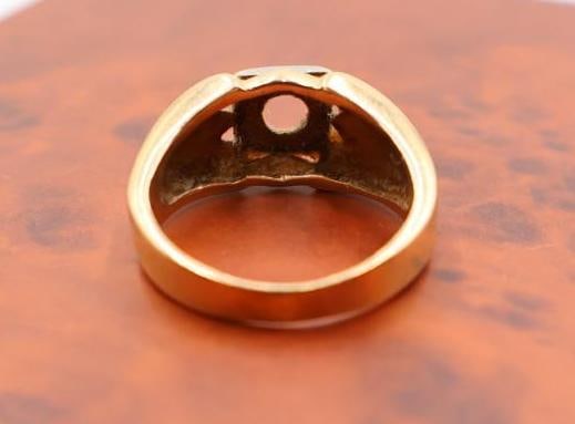 Vintage men's 14-karat yellow gold signet ring - 7